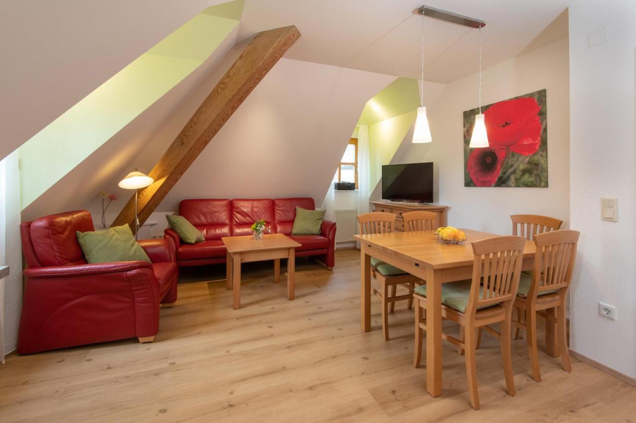 Meyer Apartment *